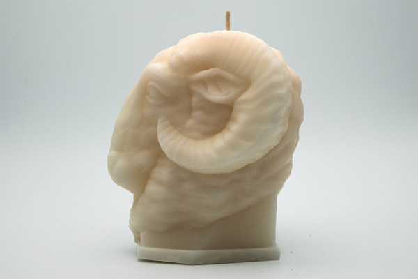Skulptur Widder von Hinten, Skulpturkerze, Widderkerze, Geschenk für Widder, Widderkerze